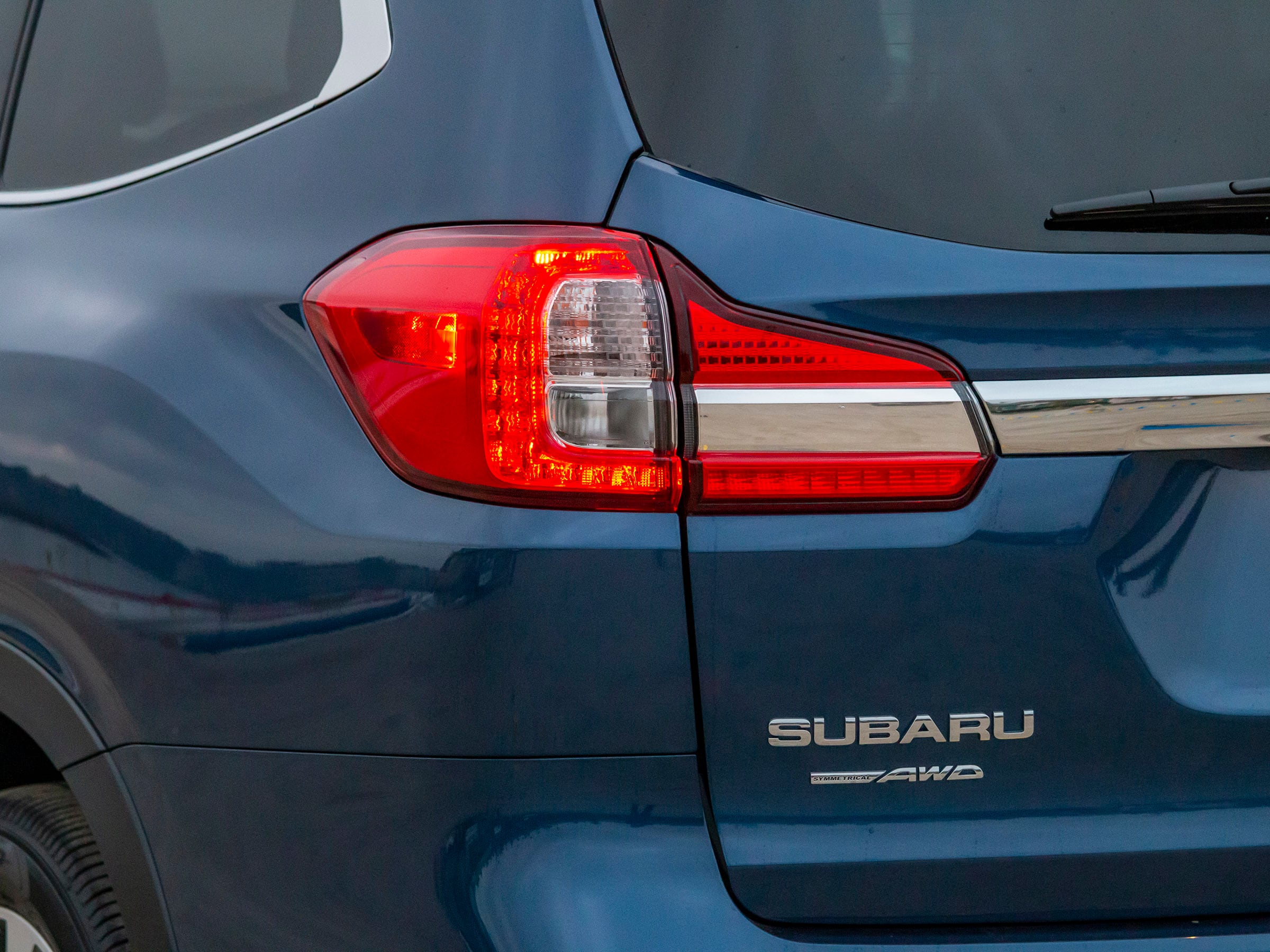 19 2019 Subaru Ascent LT Exterior KBB