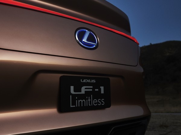 19 Lexus LF 1 Limitless Concept