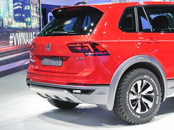 19 Volkswagen Tiguan GTE Concept