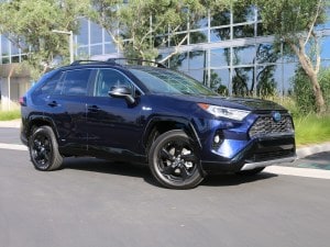 1b 2019 Toyota RAV4 KBB