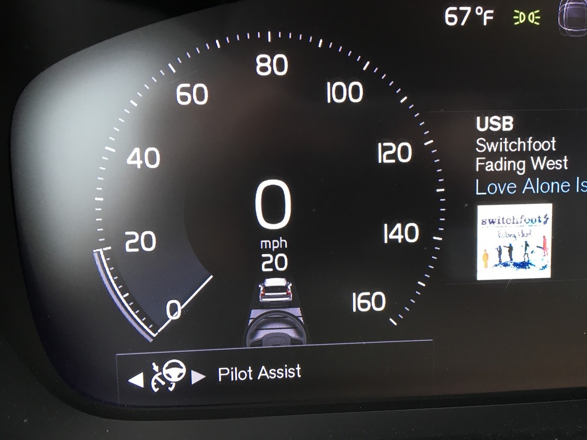 2 2019 Volvo XC40 Pilot Assist