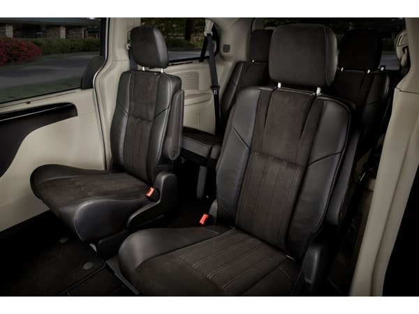 20 2015 Chrysler Town & Country