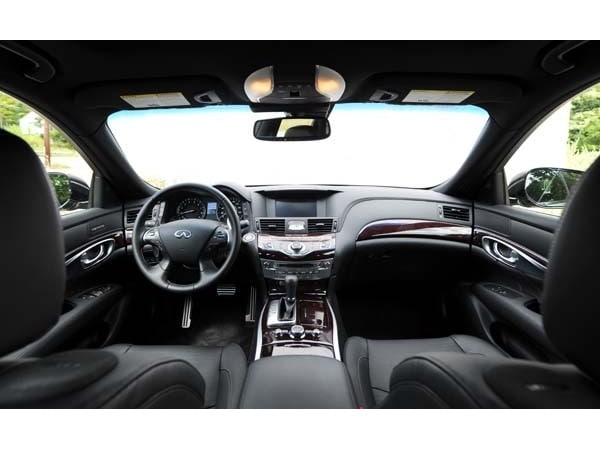 20 2015 Infiniti Q70