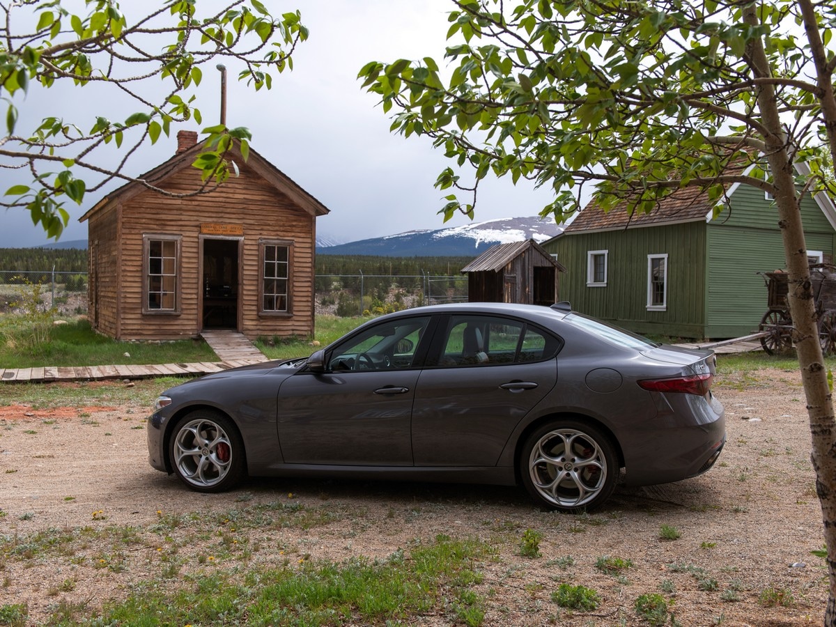 20 2019 Alfa Romeo Giulia Q4 Road Trip