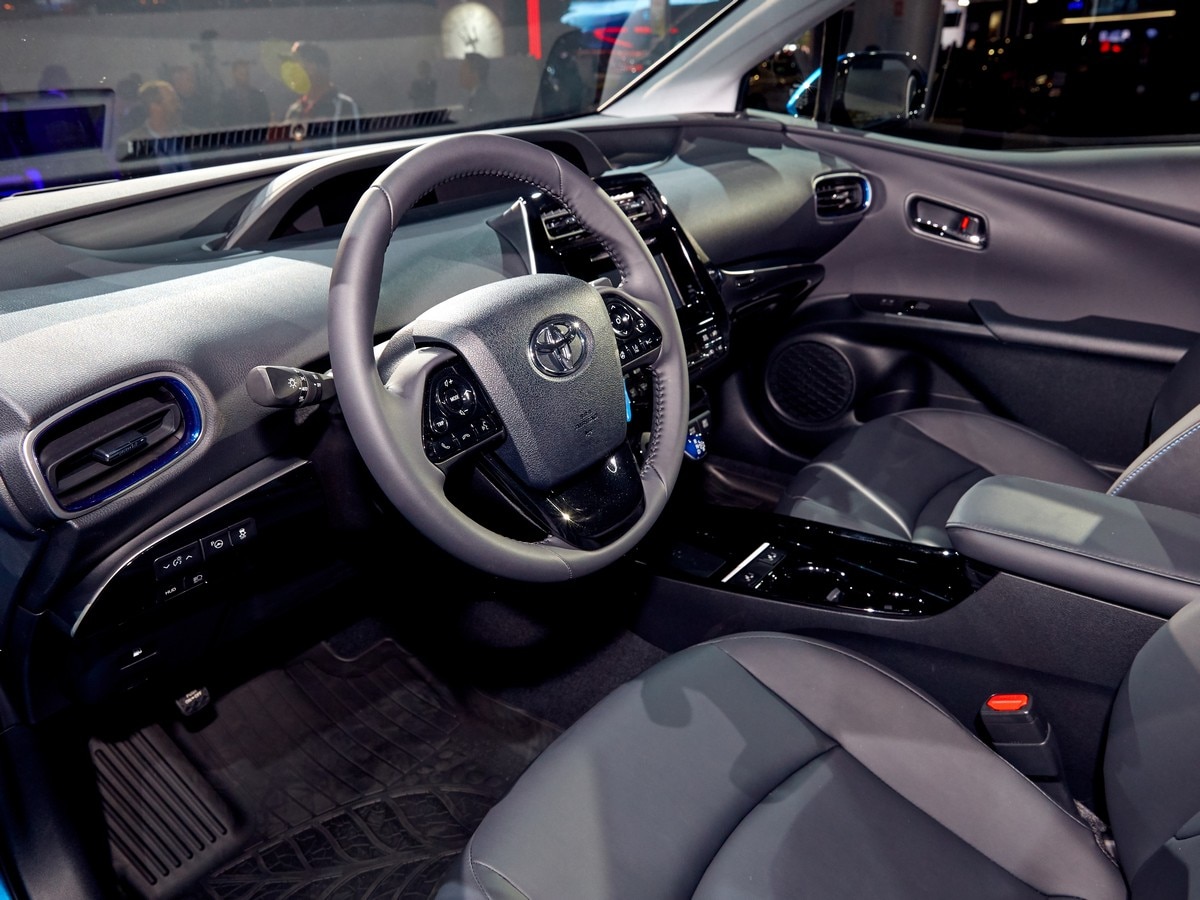 20 2019 Toyota Prius Awd LA