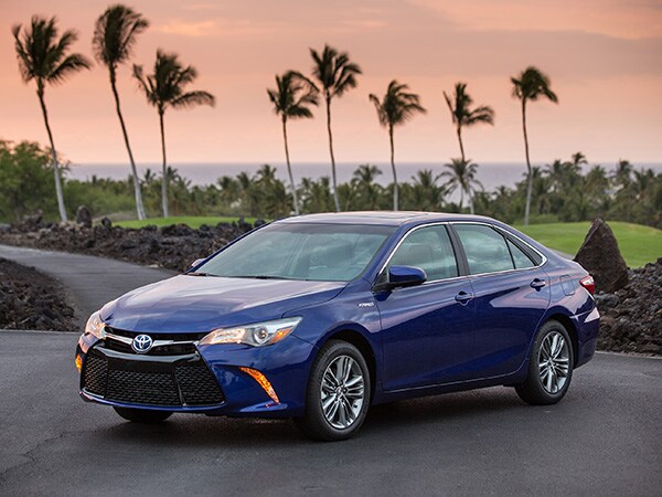 10 Most FuelEfficient Cars Under $25,000 (2015)  Kelley Blue Book