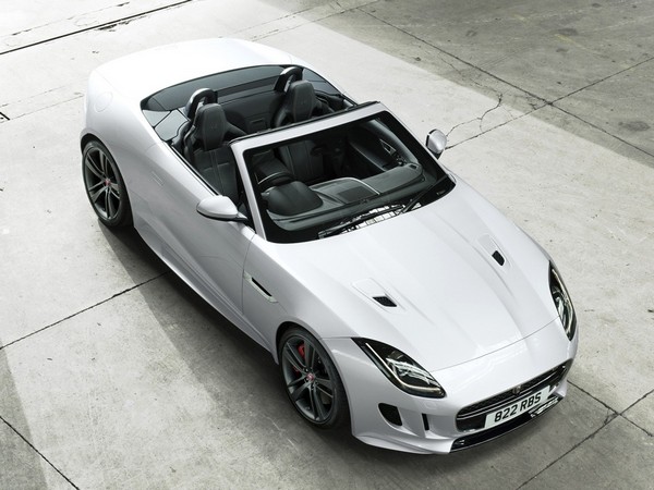 2016 Jaguar F Type British Cropped 2