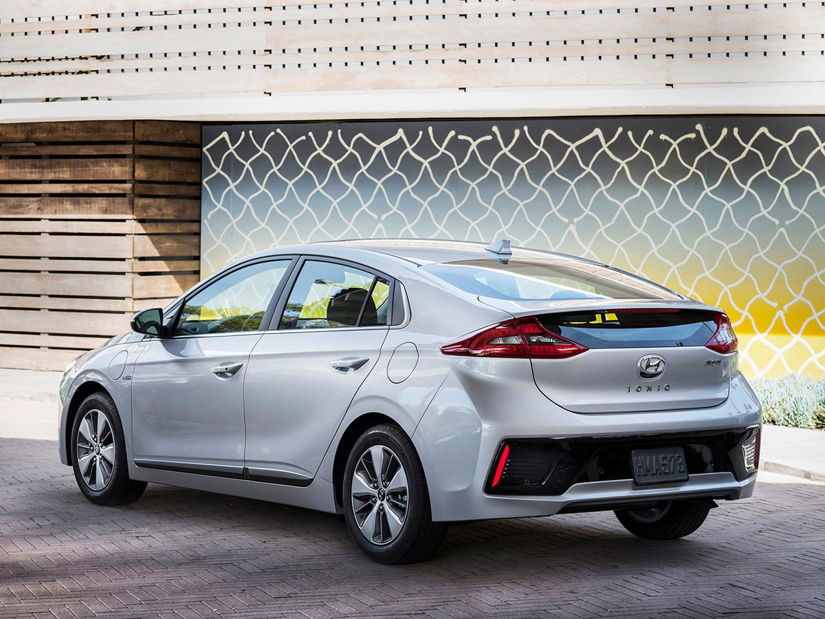 2018 Hyundai Ioniq Plug In Hybrid 02