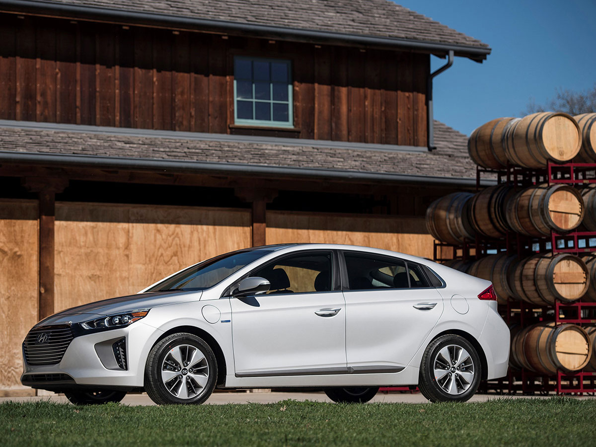 2018 Hyundai Ioniq Plug In Hybrid 03