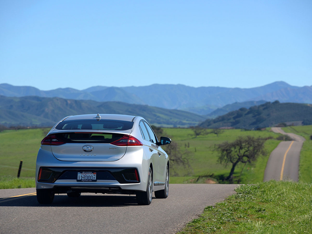2018 Hyundai Ioniq Plug In Hybrid 05