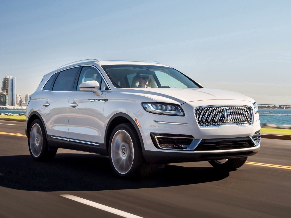 2019 Lincoln Nautilus 01