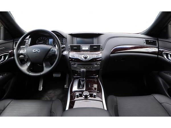 21 2015 Infiniti Q70