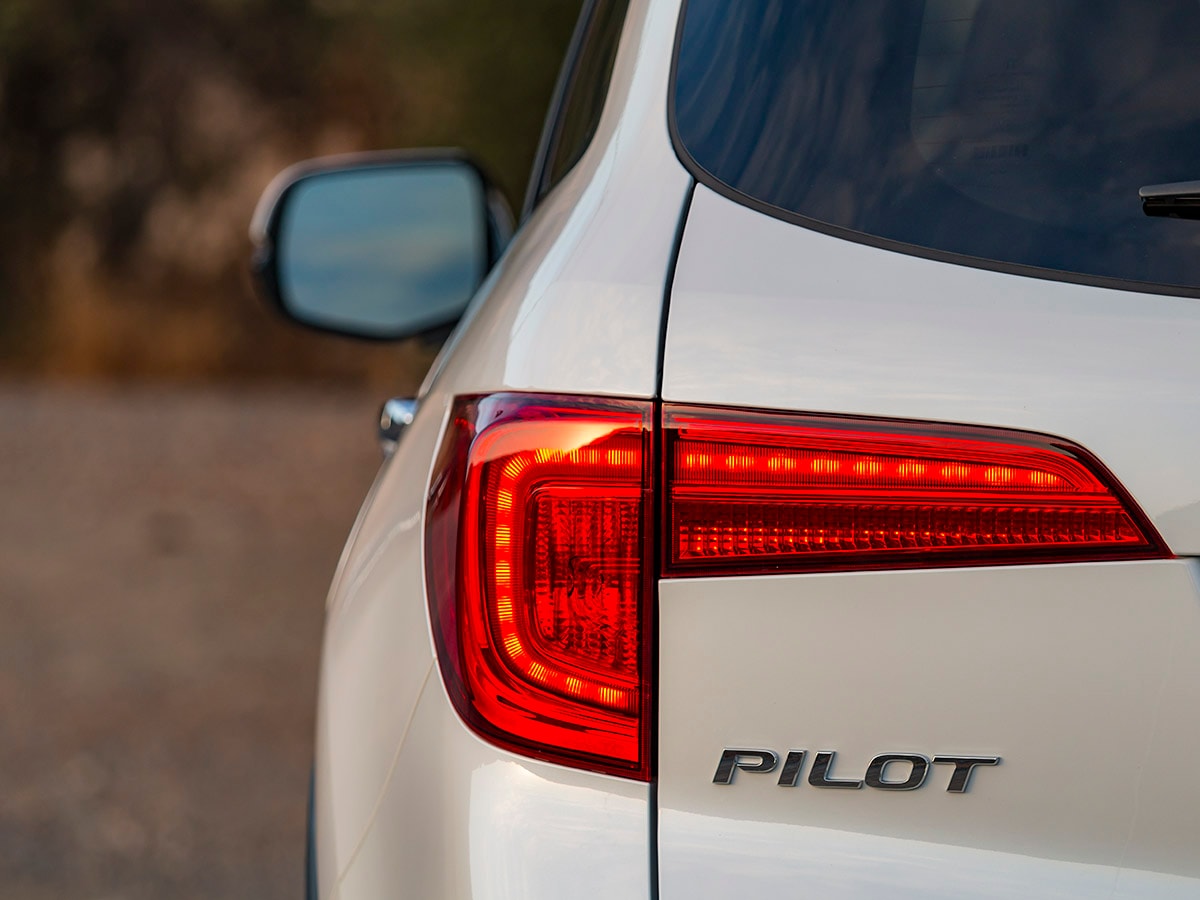 21 2017 Honda Pilot Exterior KBB