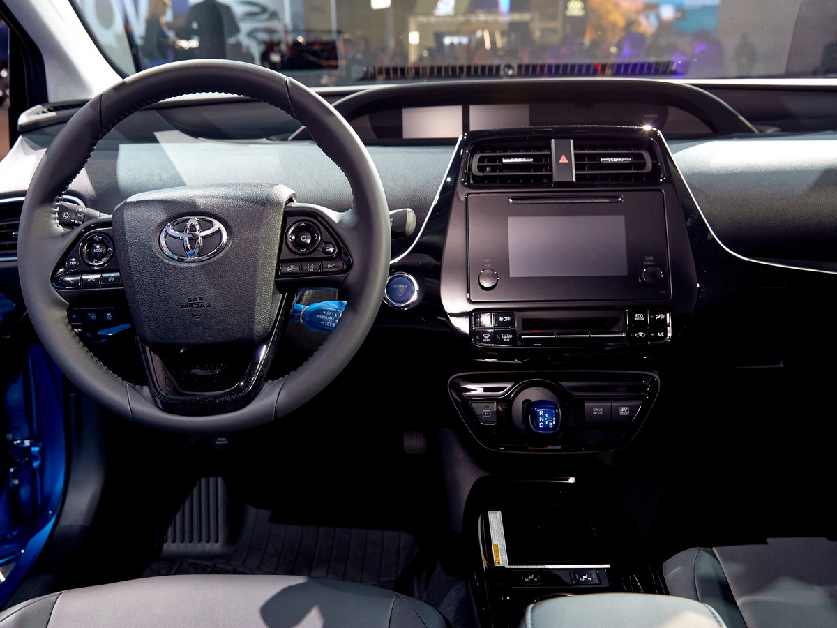 21 2019 Toyota Prius Awd LA