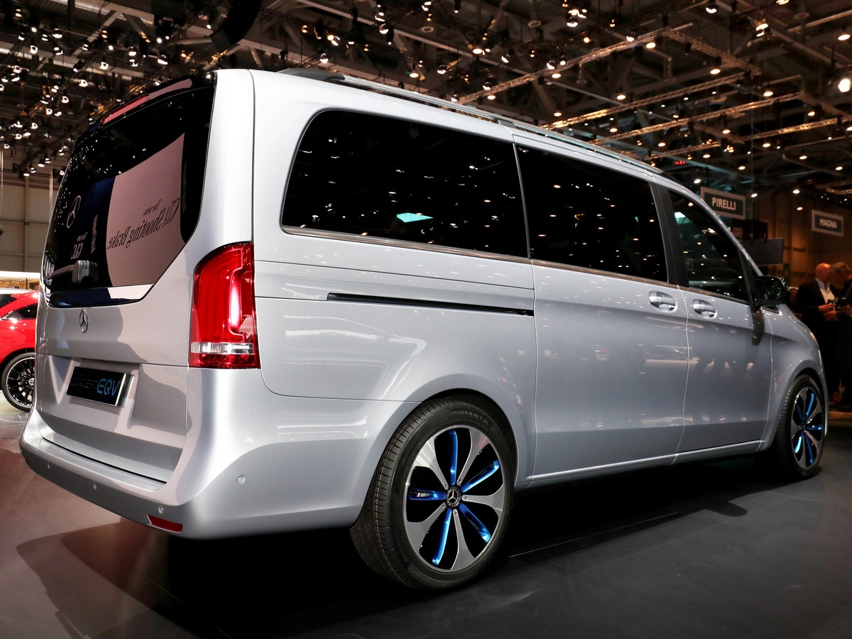 21 Mercedes Benz Eqv Concept GNVA19