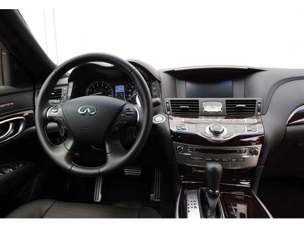 22 2015 Infiniti Q70