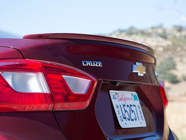 22 2016 Chevrolet Cruze Compact Sedan Comparison