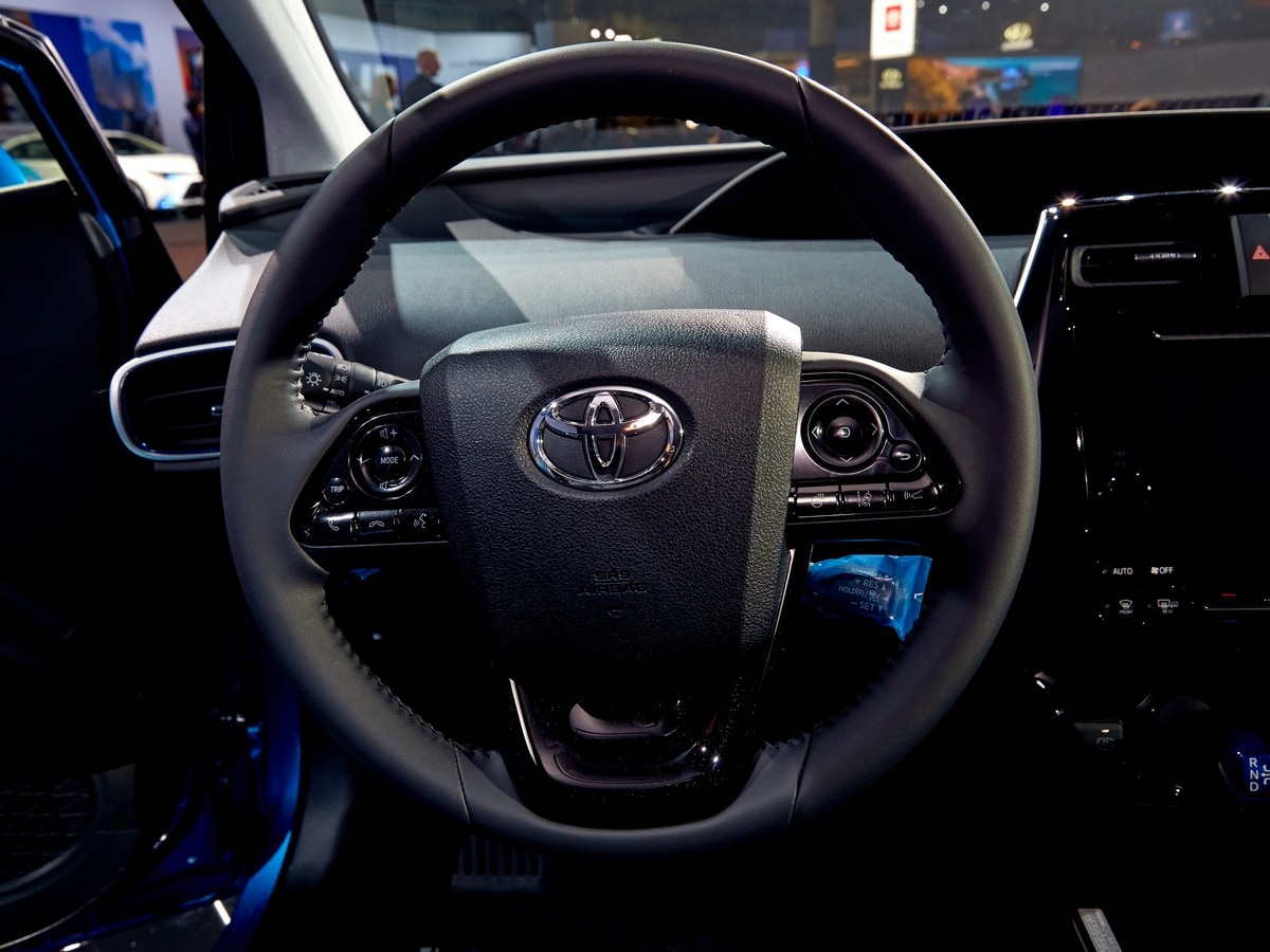 22 2019 Toyota Prius Awd LA