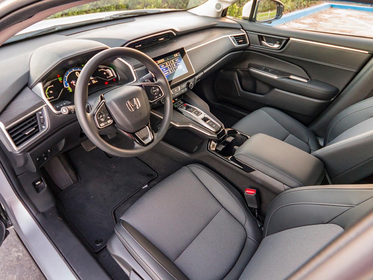 23 2018 Honda Clarity PHEV Interior KBB