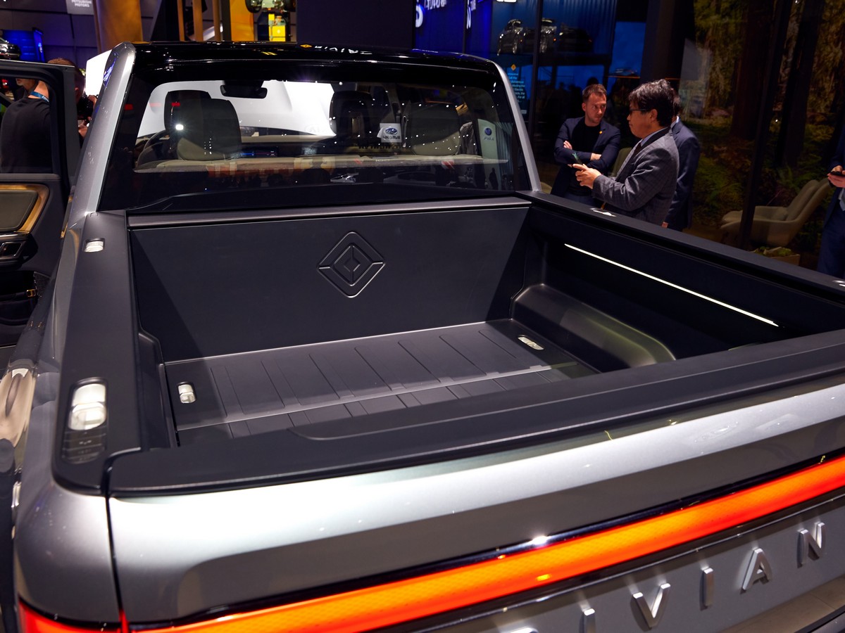 23a Rivian R1t Electric Truck LA