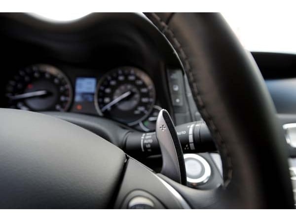 24 2015 Infiniti Q70