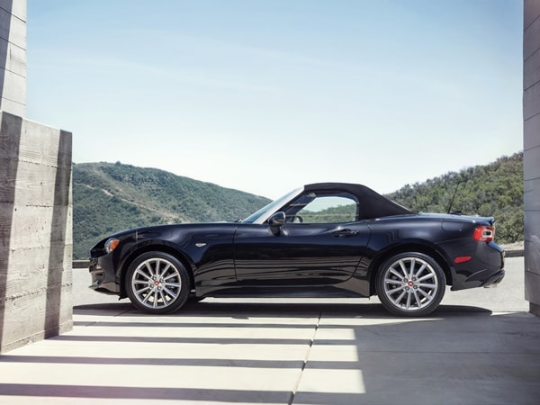 24 2017 Fiat 124 Spider