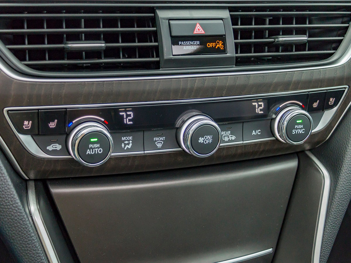 24 2018 Honda Accord Interior BB KBB