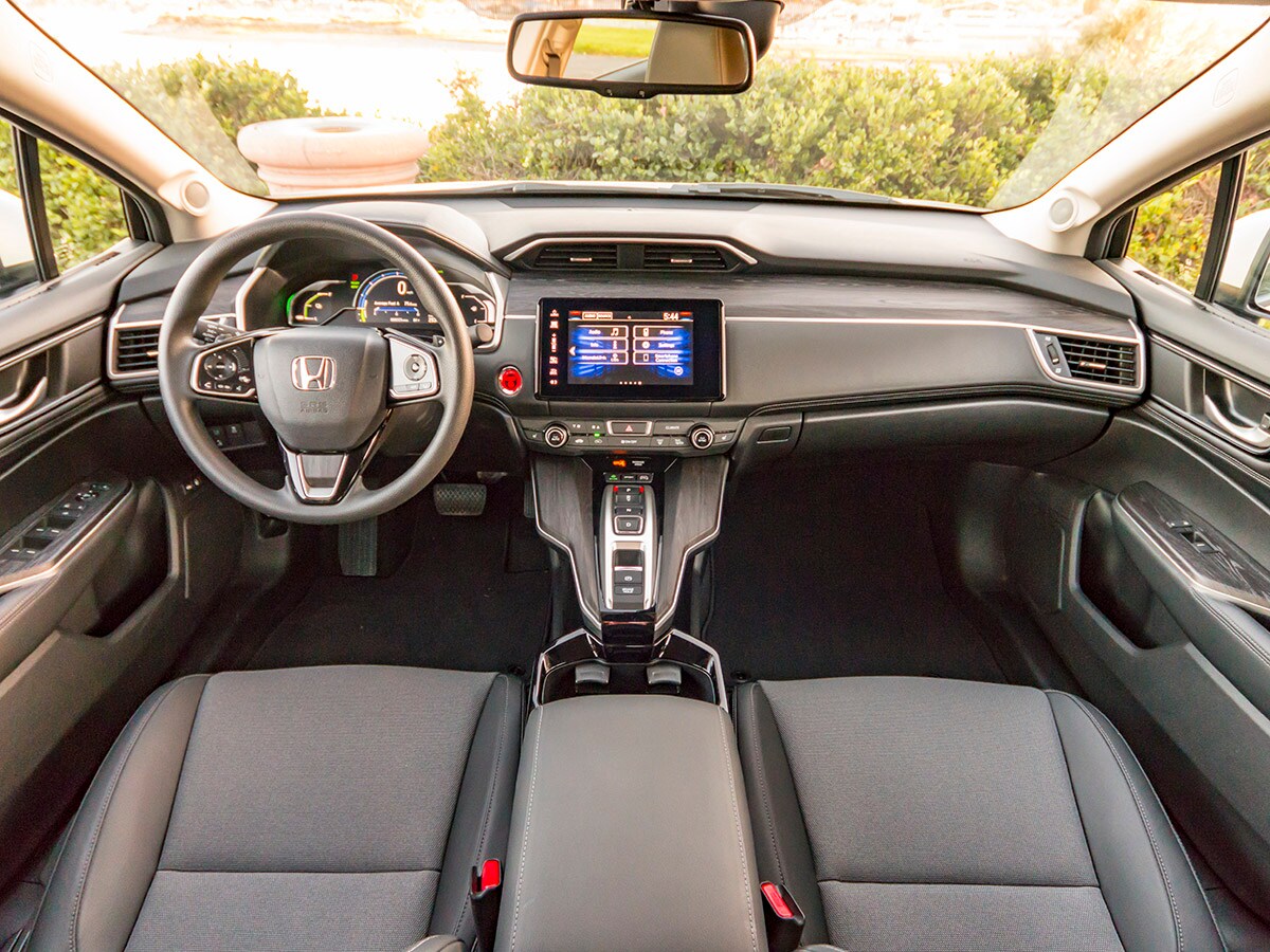24 2018 Honda Clarity PHEV Interior KBB