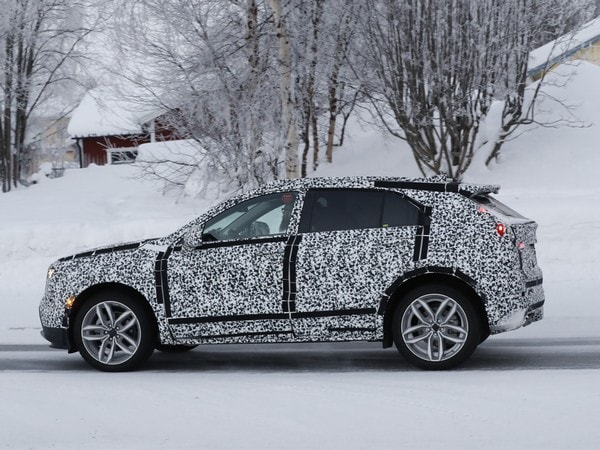 24 2019 Cadillac Xt4 Camo Snow