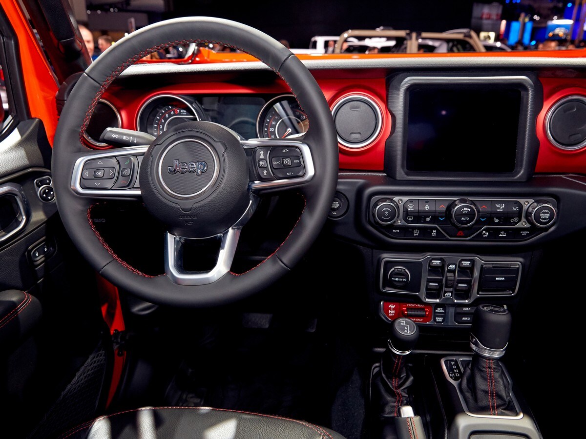 24 2020 Jeep Gladiator LA