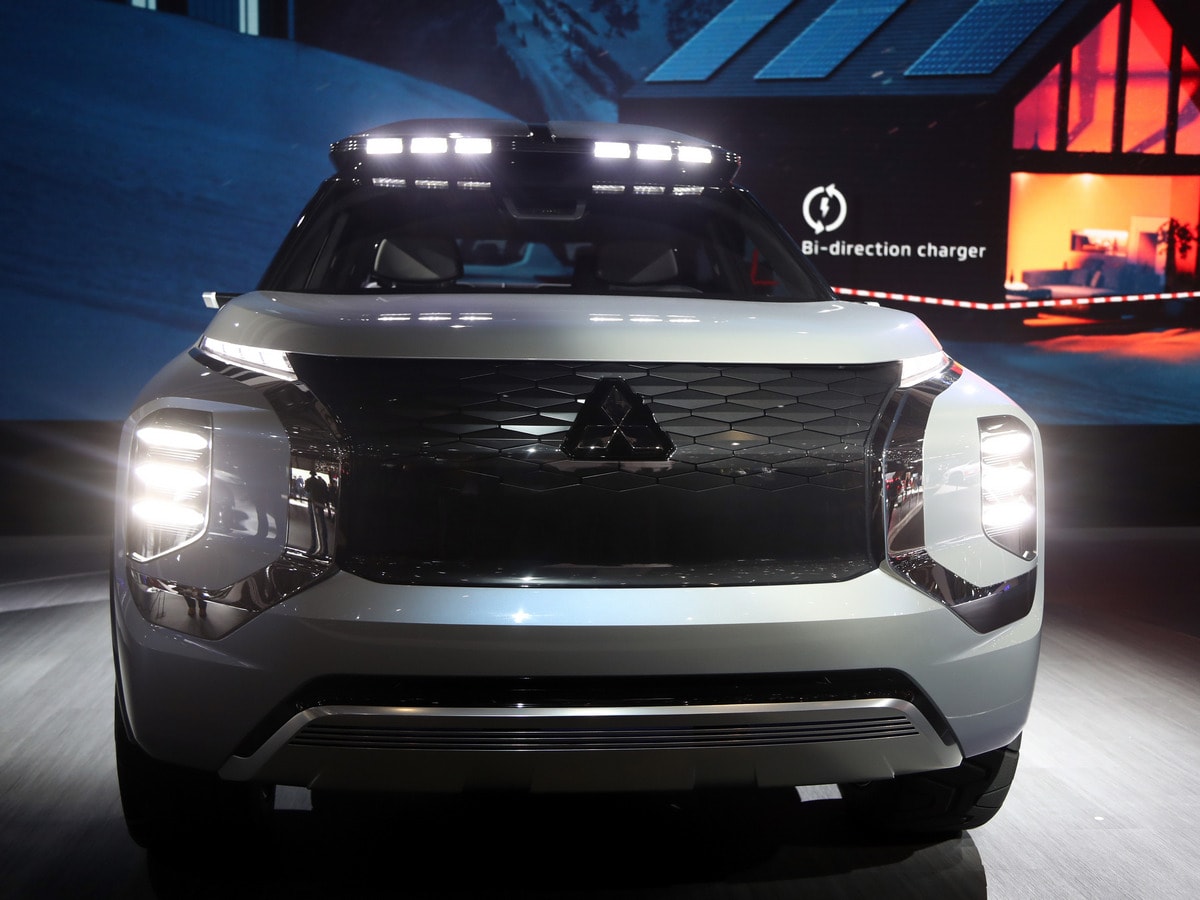 24 Mitsubishi Engelberg Tourer Concept GNVA19