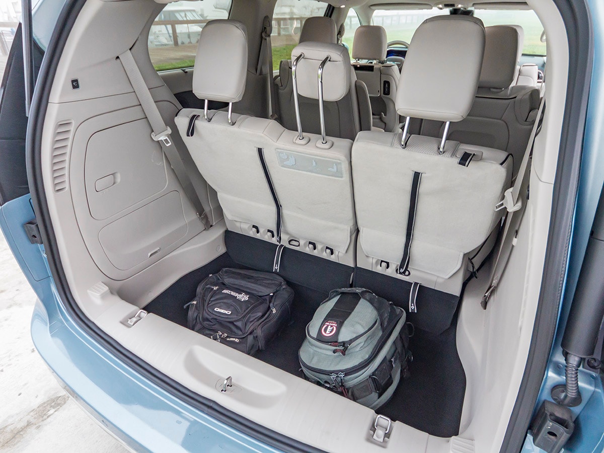 25 2017 Chrysler Pacifica EHybrid Cargo KBB