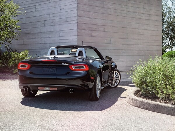 25 2017 Fiat 124 Spider