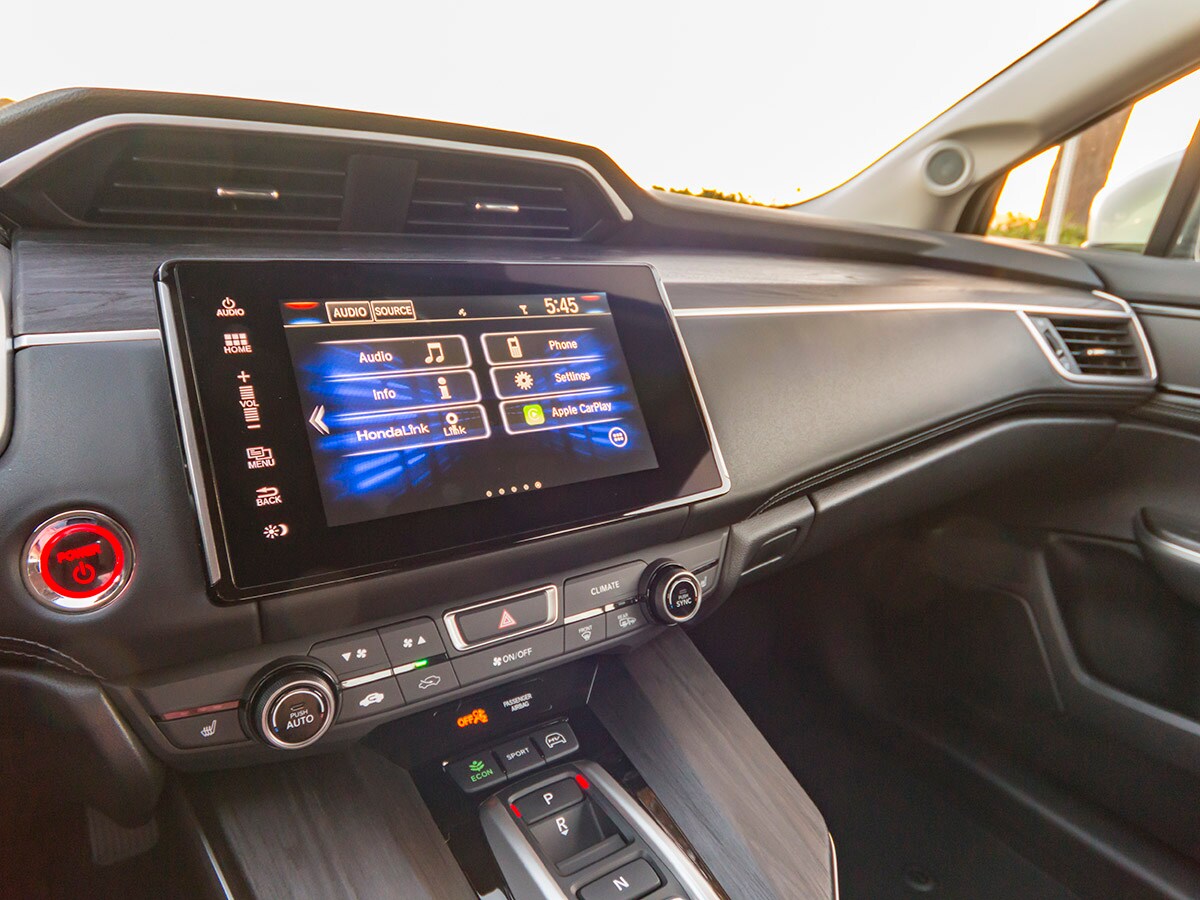 25 2018 Honda Clarity PHEV Interior KBB