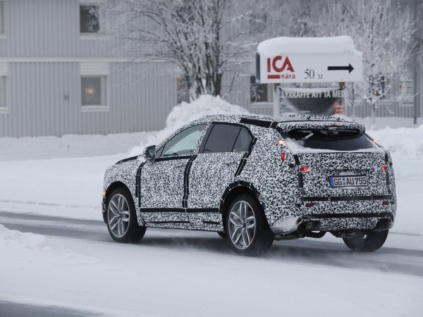 27 2019 Cadillac Xt4 Camo Snow