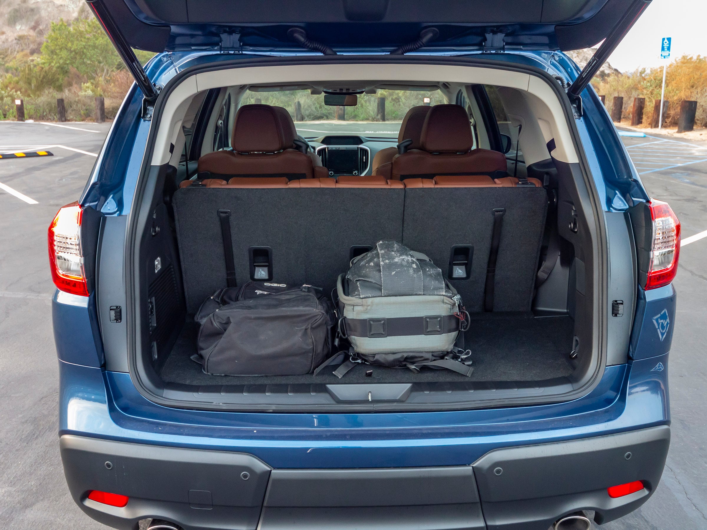 28 2019 Subaru Ascent LT Cargo KBB
