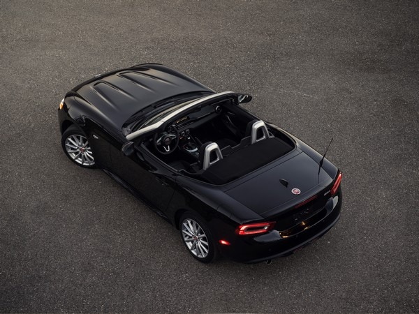 29 2017 Fiat 124 Spider