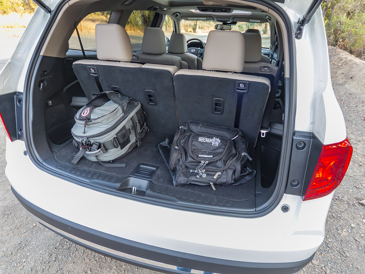 29 2017 Honda Pilot Cargo KBB