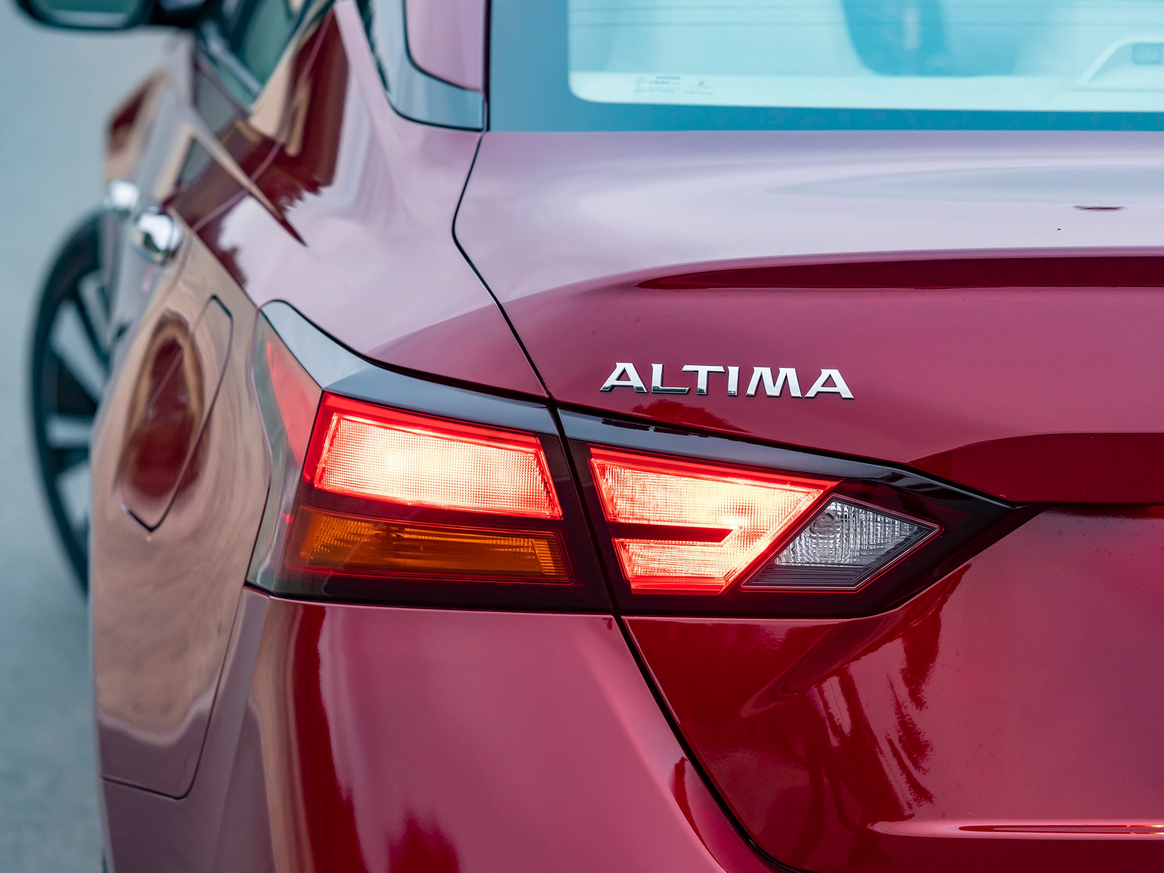 29 2019 Nissan Altima Long Term Exterior KBB