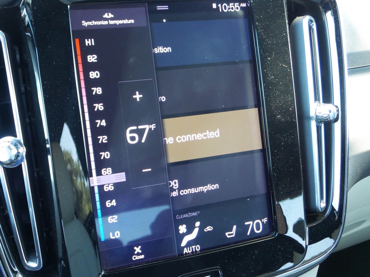 3 2019 Volvo XC40 Climate