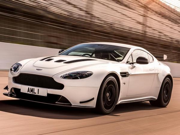 30 2018 Aston Martin V8 Vantage Amr