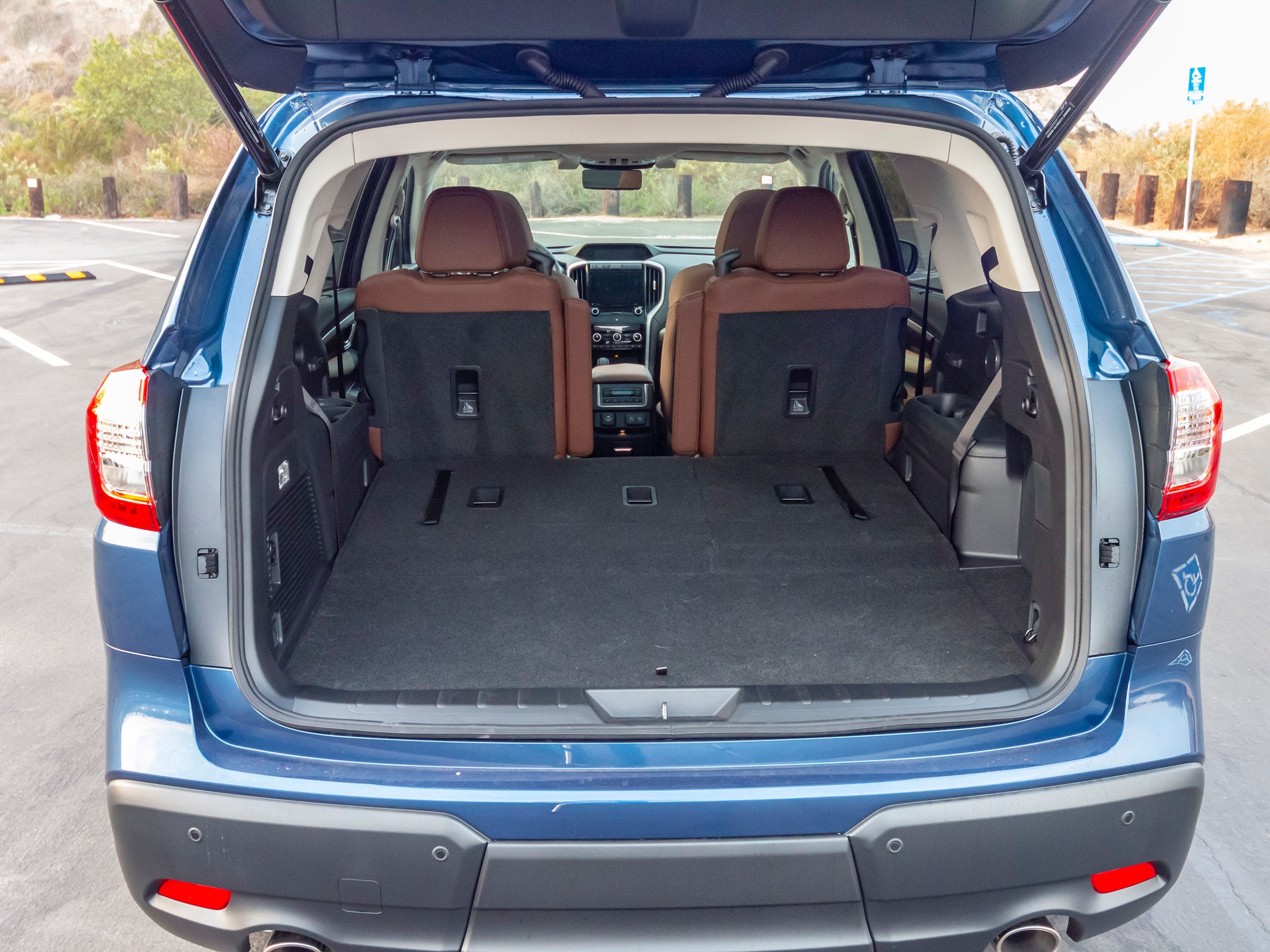 30 2019 Subaru Ascent LT Cargo KBB