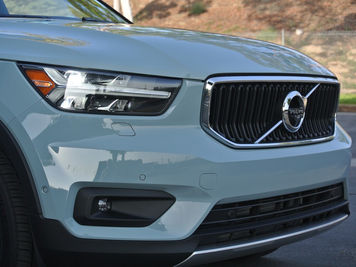 30 2019 Volvo XC40 Long Term