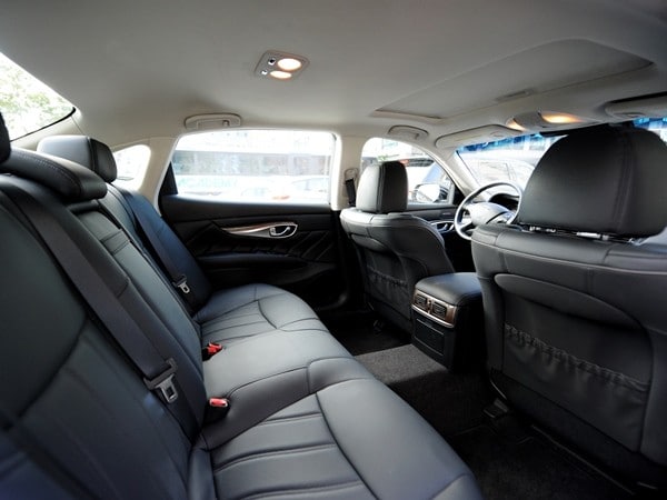 31 2015 Infiniti Q70