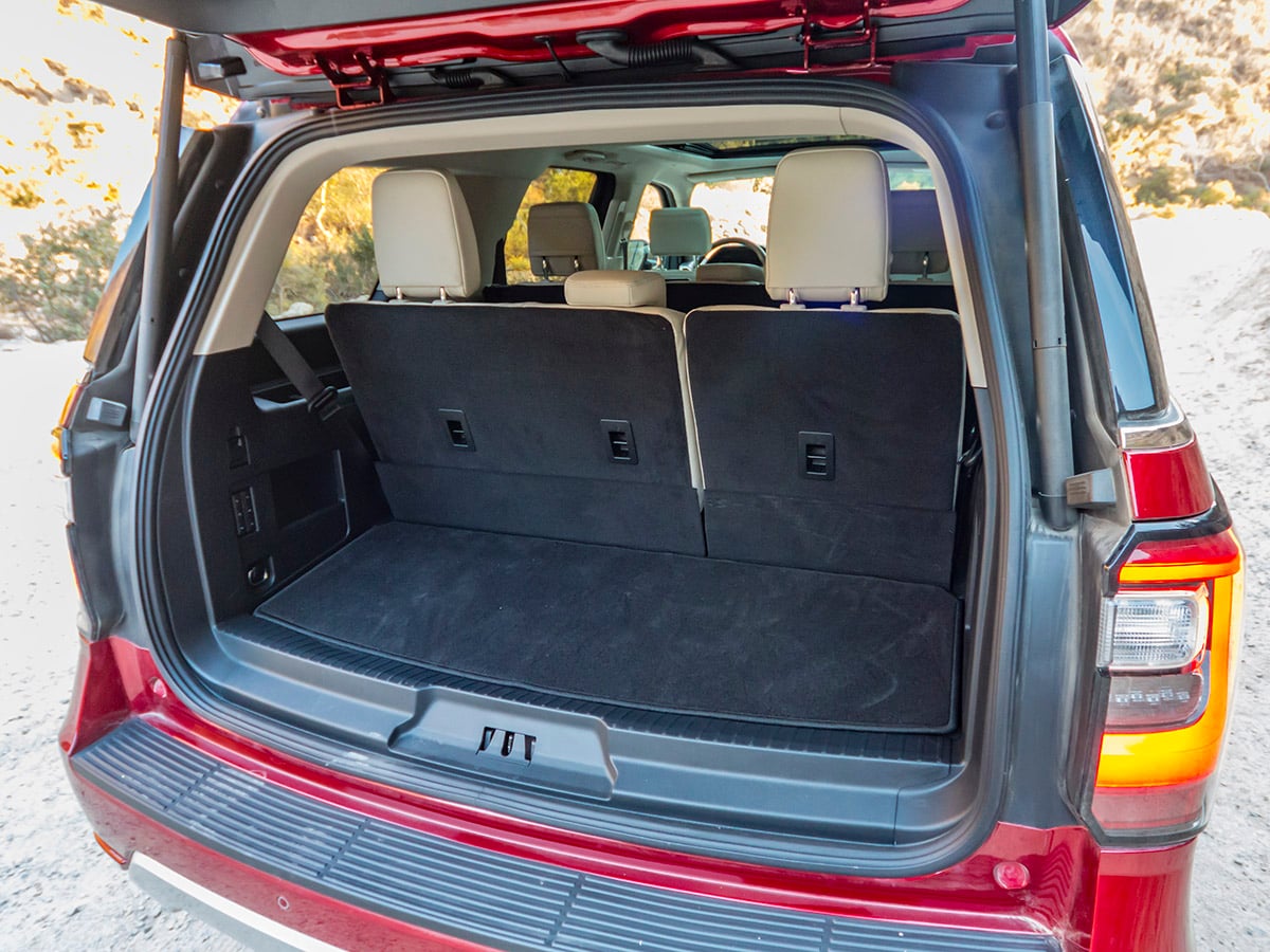 31 2018 Ford Expedition Platinum Cargo KBB