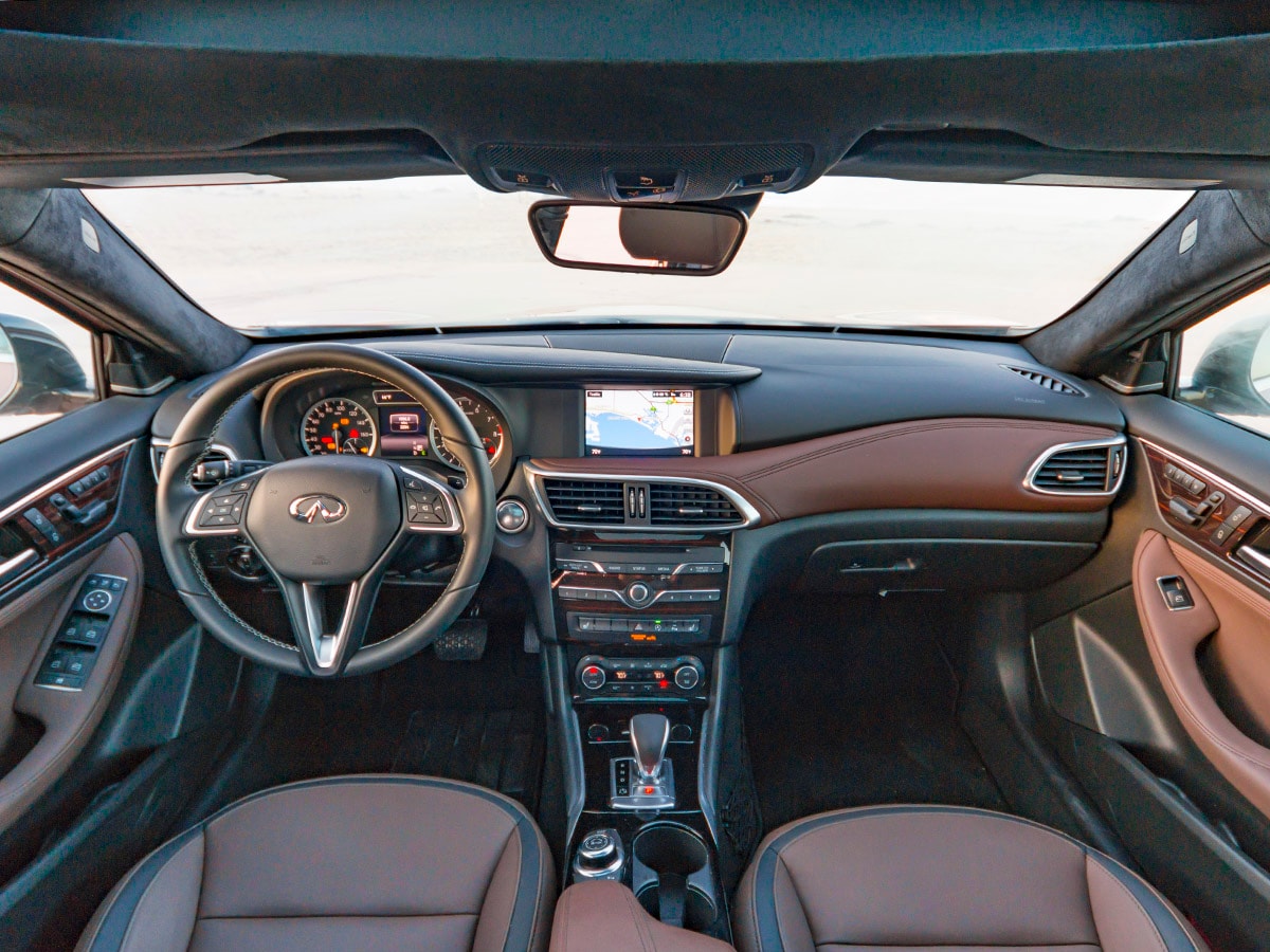 31 2018 Infiniti QX30 Long Term Interior KBB