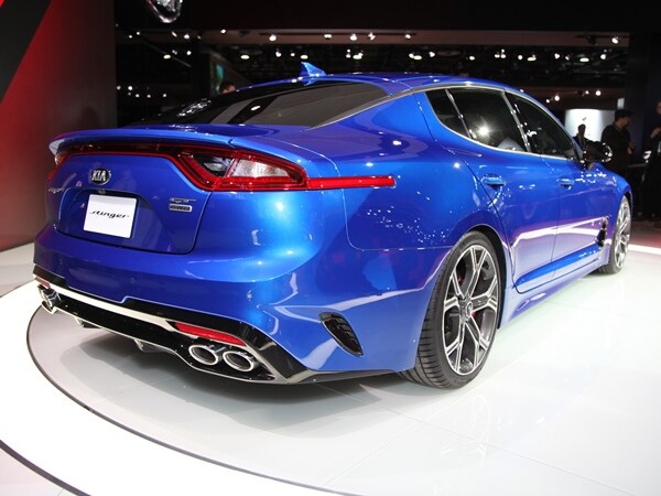 31 2018 Kia Stinger AT