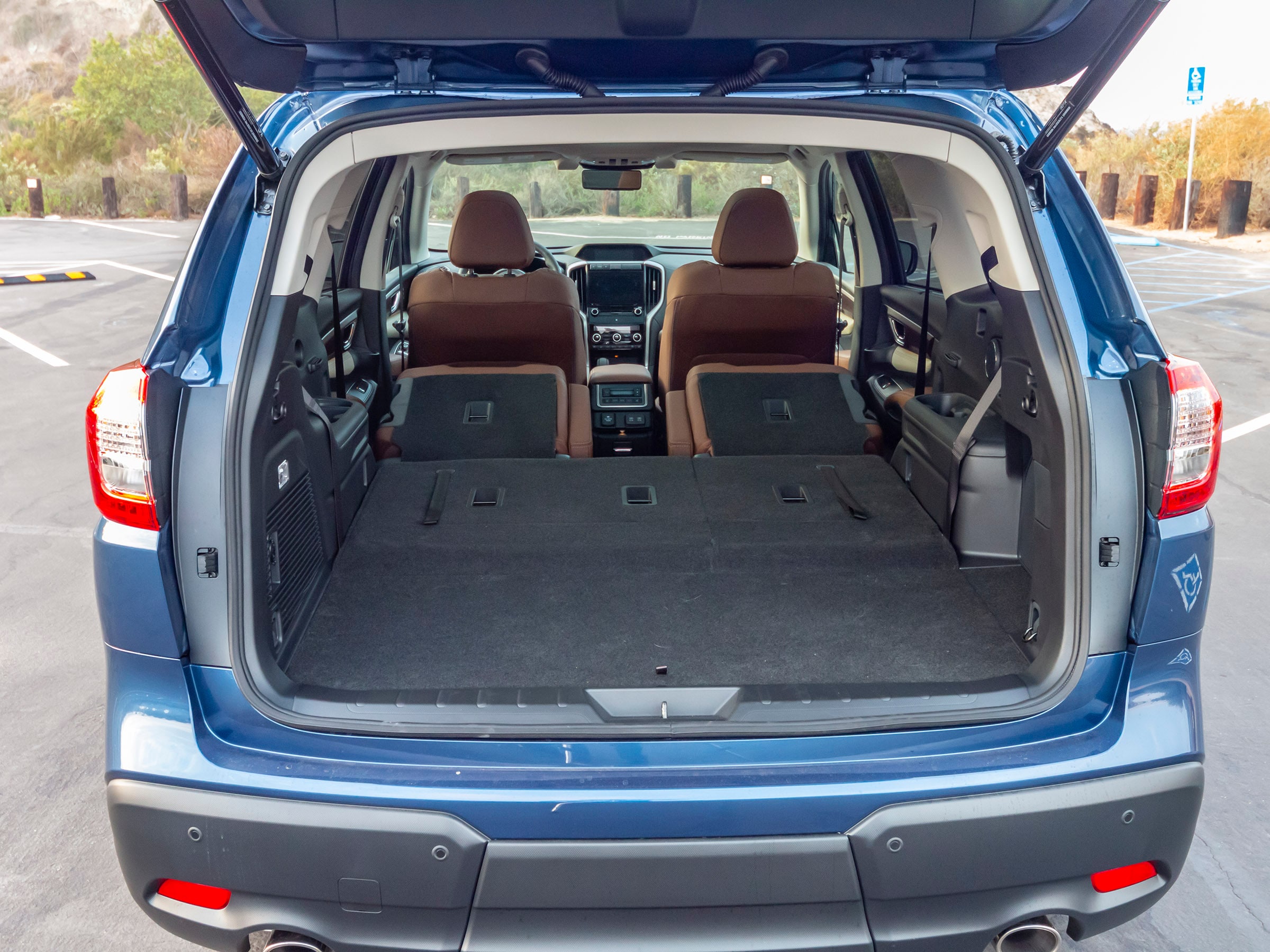 31 2019 Subaru Ascent LT Cargo KBB