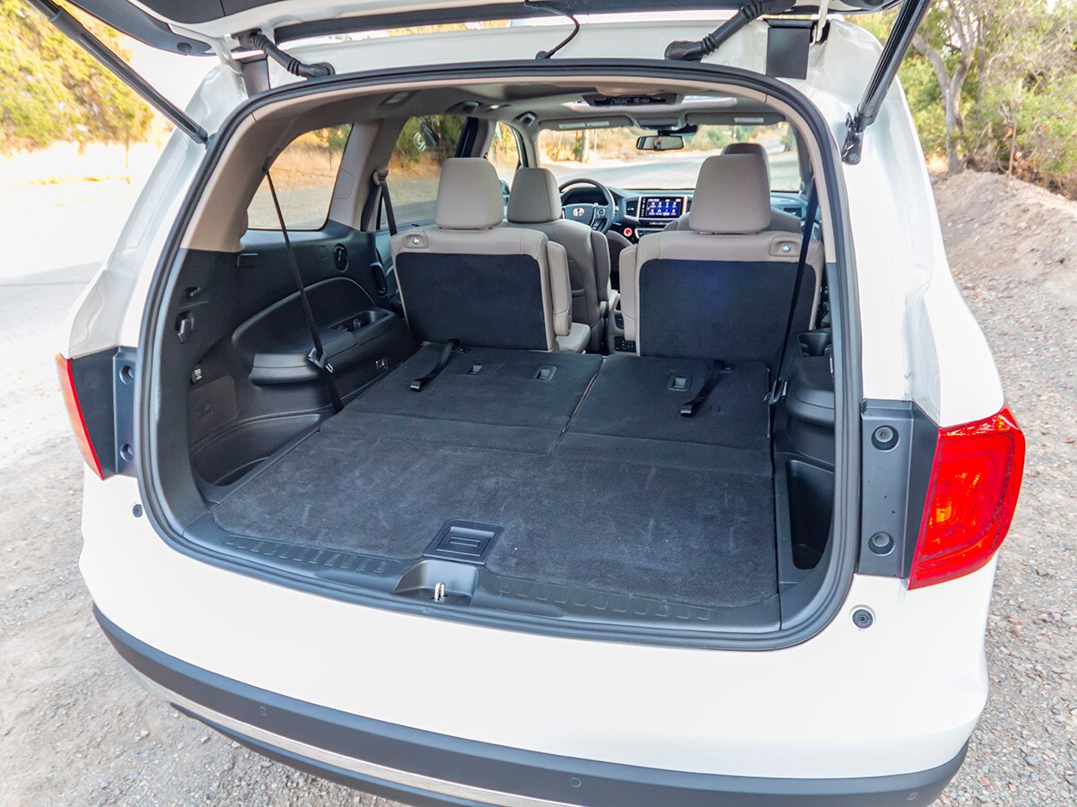 32 2017 Honda Pilot Cargo KBB
