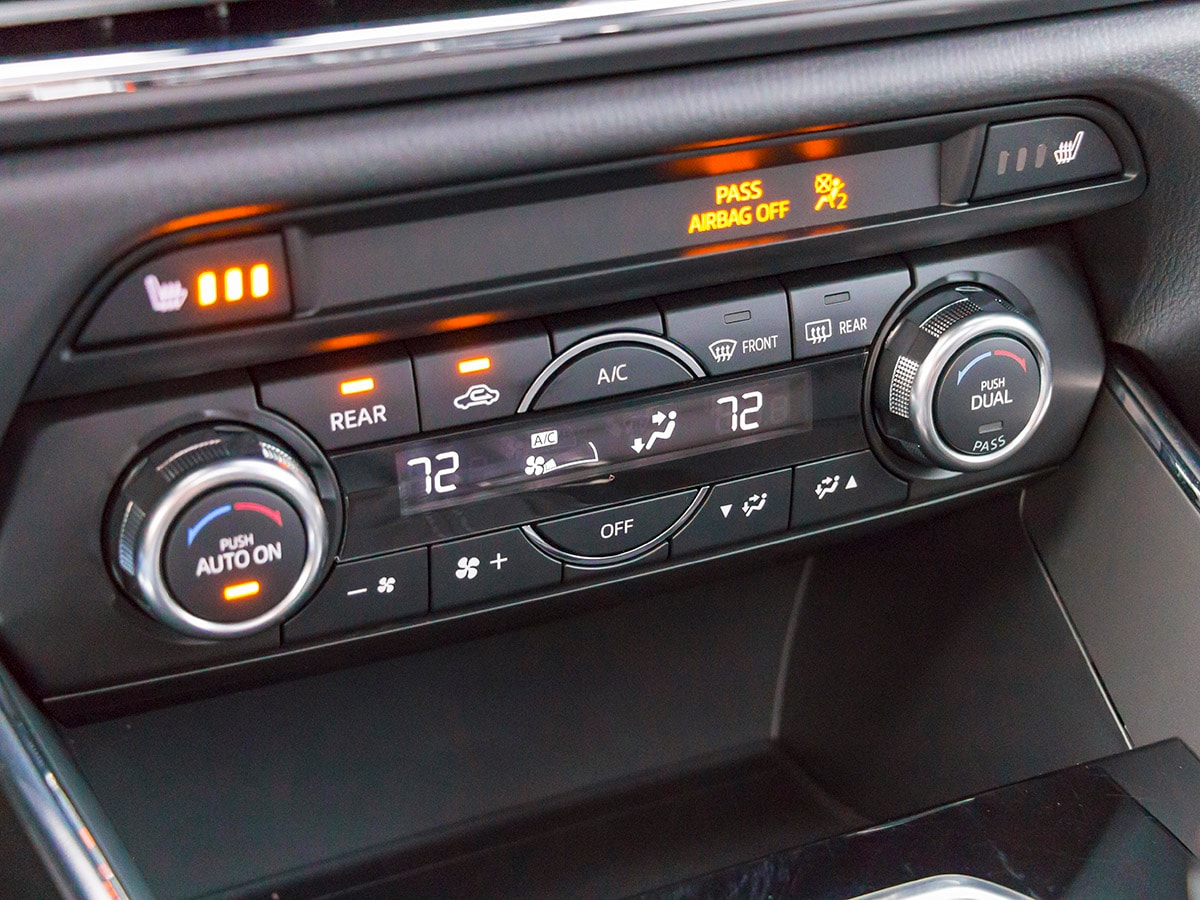32 2017 Mazda CX 9 Long Term Interior KBB